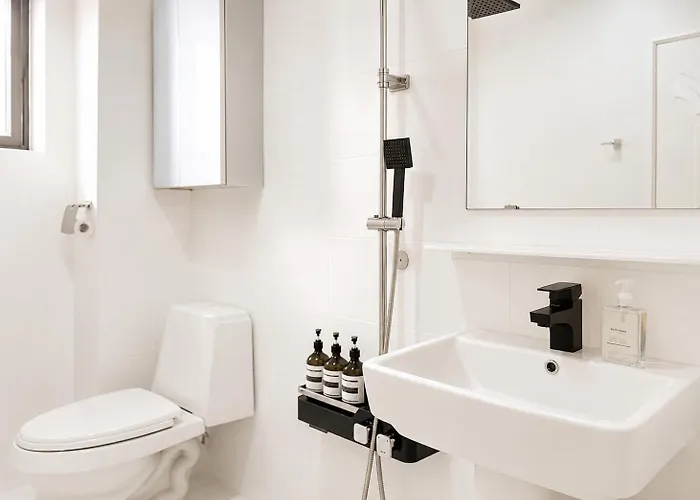 아파트 Luggage Storage Available, 3-minute Walk From Seolleung Station, For 6, Close To Gangnam Coex Starfield, Garosu-gil, And Itaewon 15minutes *
