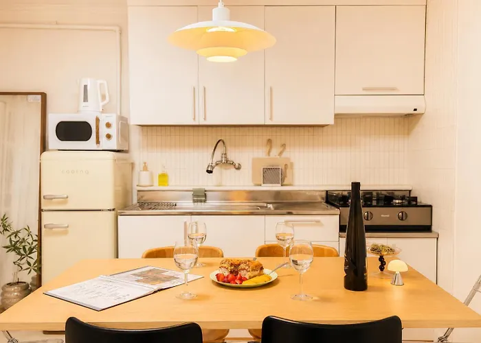 Luggage Storage Available, 3-minute Walk From Seolleung Station, For 6, Close To Gangnam Coex Starfield, Garosu-gil, And Itaewon 15minutes 아파트