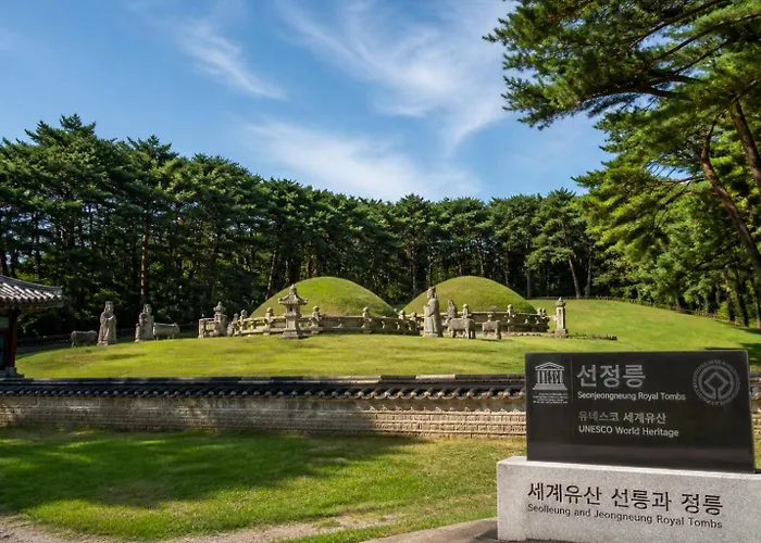 아파트 Luggage Storage Available, 3-minute Walk From Seolleung Station, For 6, Close To Gangnam Coex Starfield, Garosu-gil, And Itaewon 15minutes *